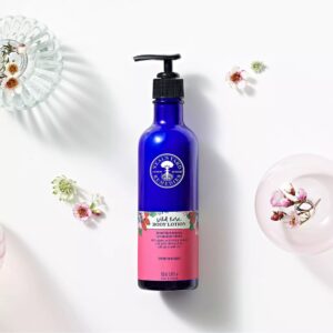 รีวิวโลชั่นทาผิวเคาน์เตอร์แบรนด์ แบรนด์ไหนคือหนึ่งในดวงใจคุณ 7 Neal's Yard Remedies Wild Rose Body Lotion