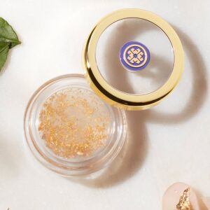 รีวิวลิปบาล์มเคาน์เตอร์แบรนด์ในตำนาน อาจมีแบรนด์นี้ในกระเป๋าคุณ 13 TATCHA Camellia Goldspun Lip Balm